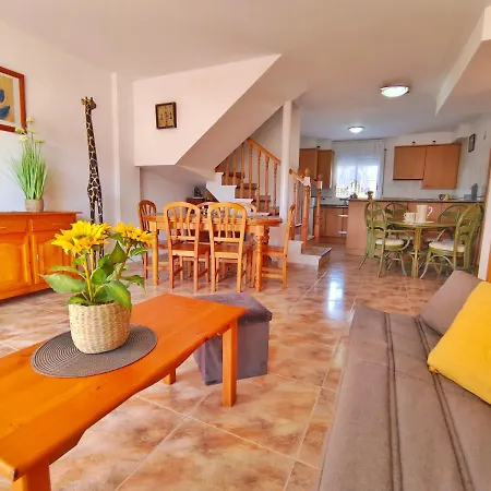 Vacay Mateua, A Paso De Playa! Apartment